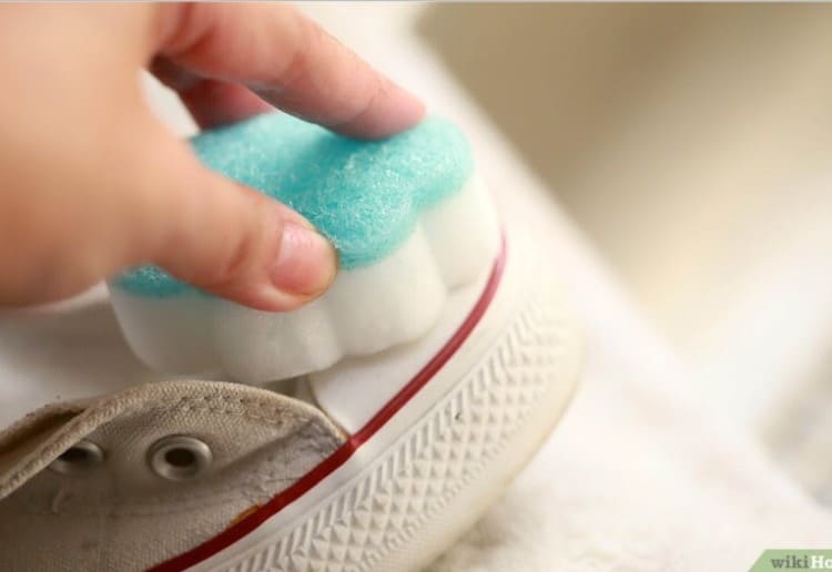 20 Crazy Uses for Magic Erasers That'll Simplify Your Life Hairs Out