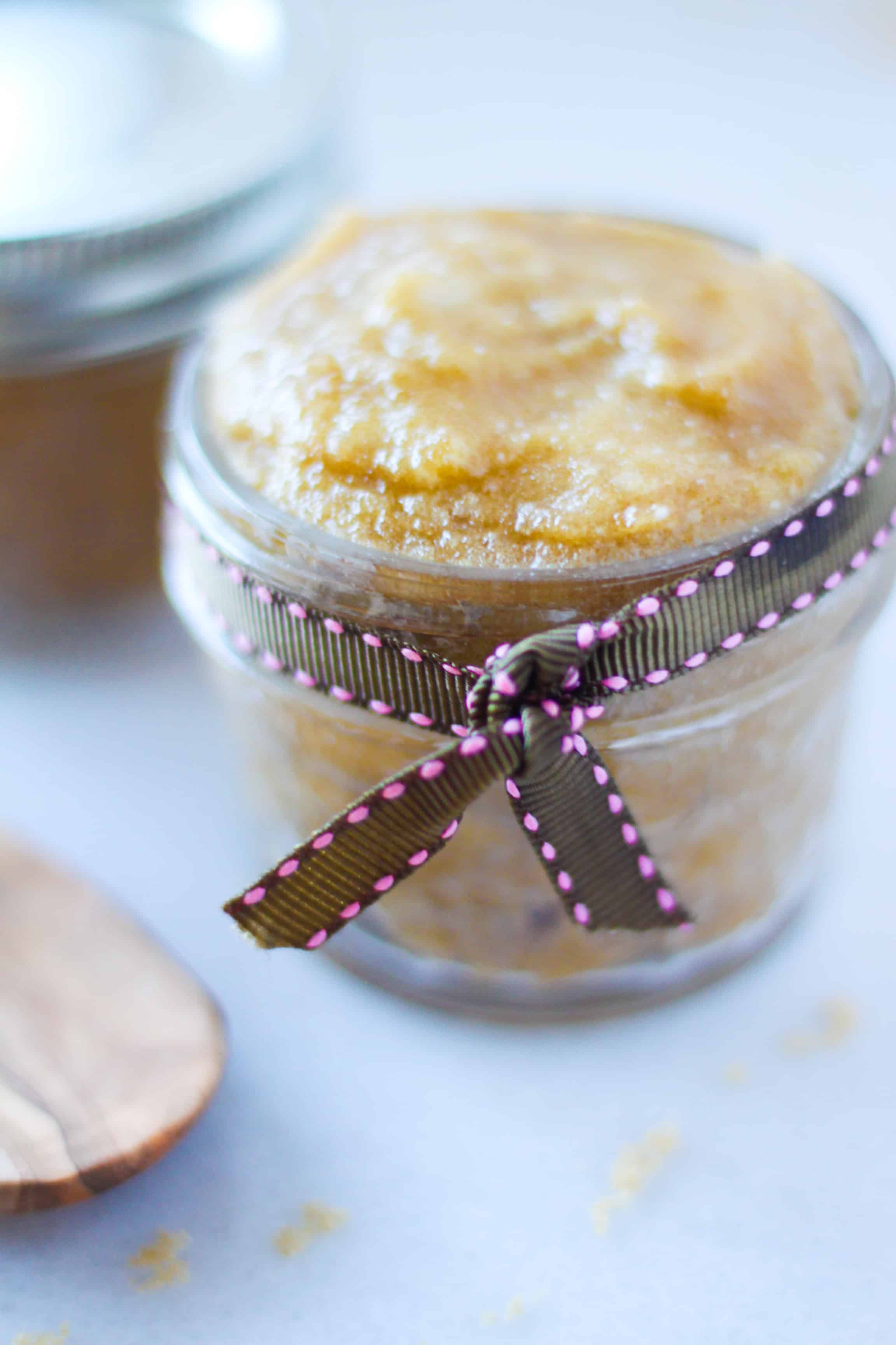 vanilla-brown-sugar-scrub-with-coconut-oil