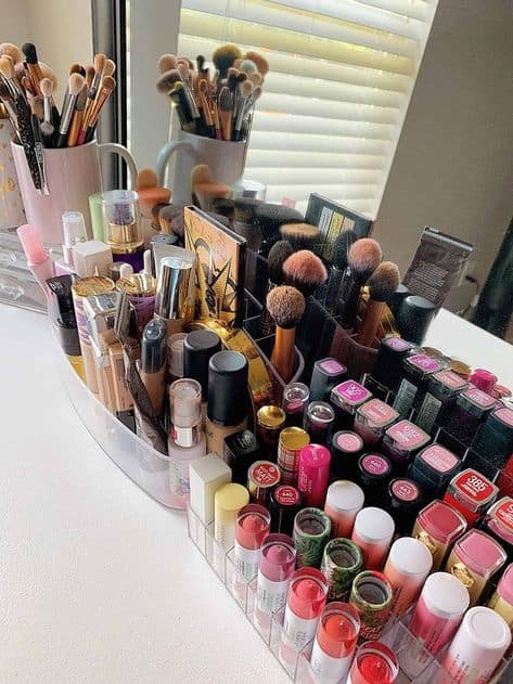 Small Space Makeup Organization + Vanity Tour 2020 