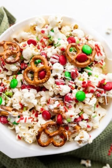 Easy Christmas Popcorn