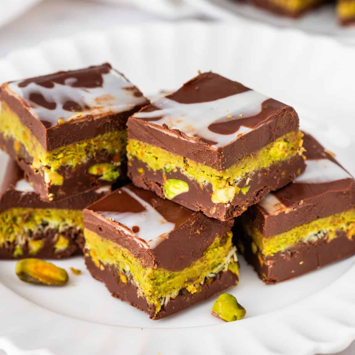 Dubai Chocolate Bar Recipe with Creamy Pistachio Filling
