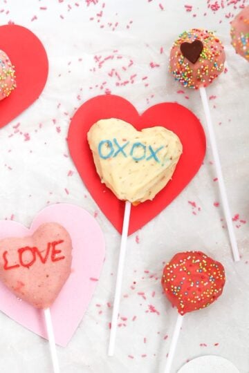 Easy Valentine's Cake Pops