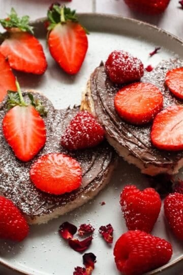 Strawberry Nutella Heart Toasts