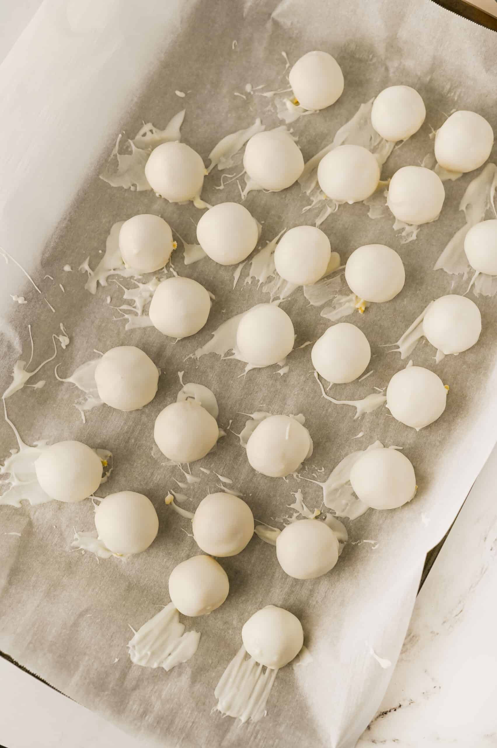 How to Make Easy Lemon Oreo Balls