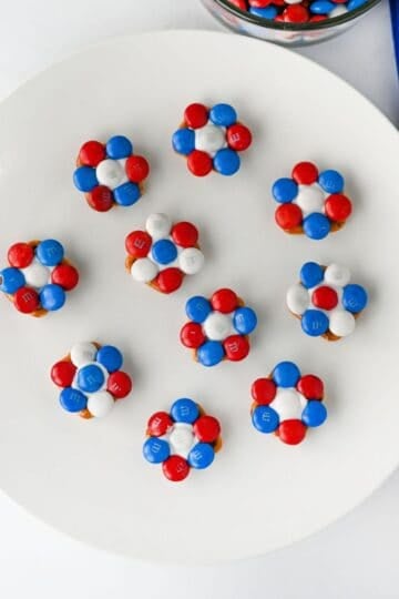 Easy Red White and Blue Pretzels