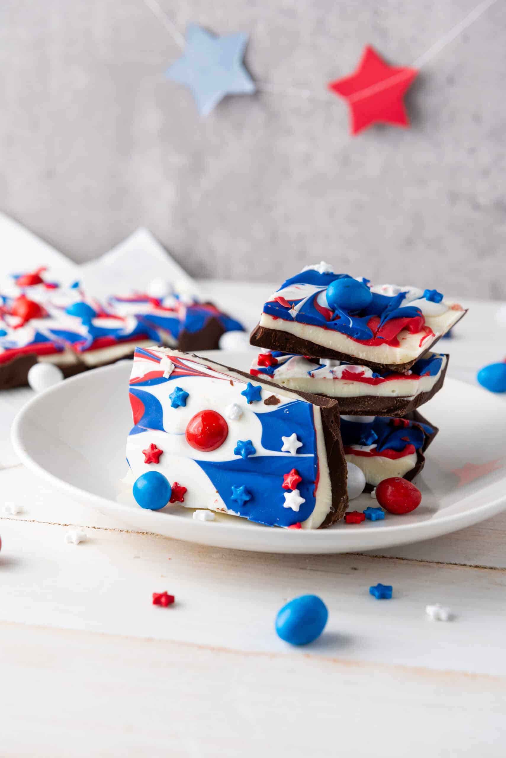 Red White and Blue Chocolate Bark (Patriotic Recipe)