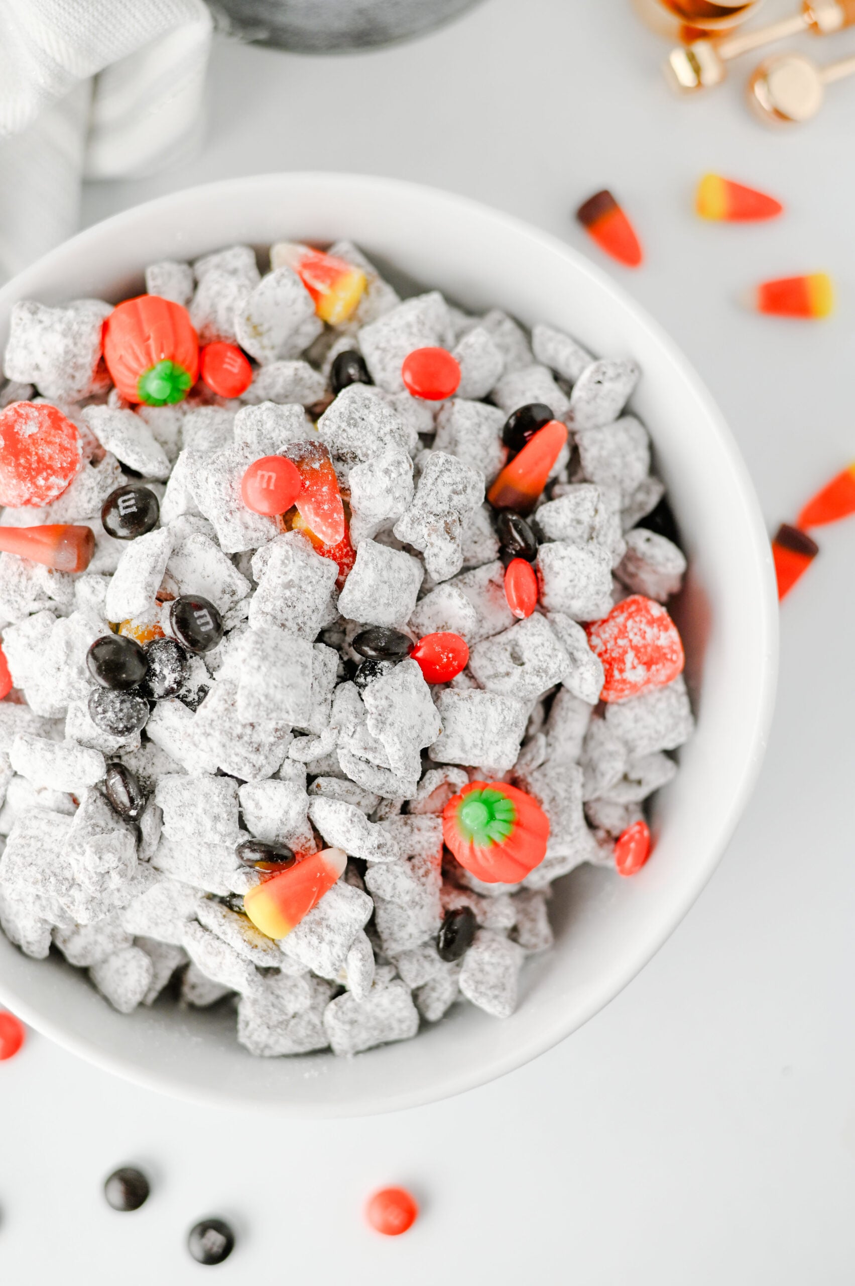 halloween muddy buddies with candy corn